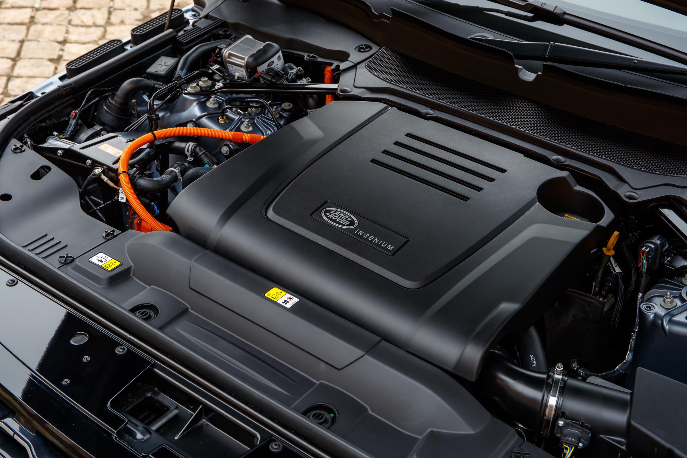 Range Rover P400e PHEV engine