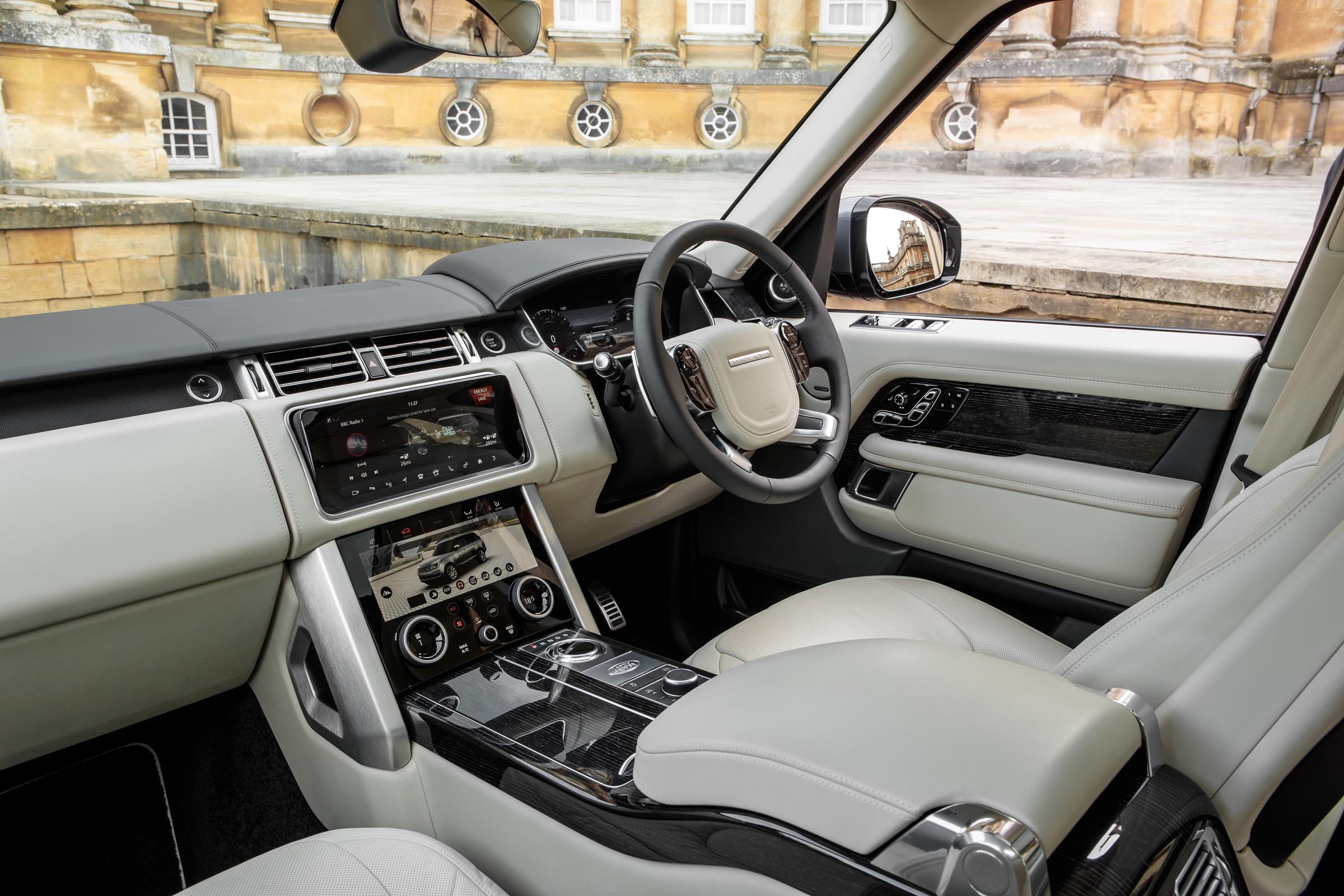 Range Rover P400e PHEV interior