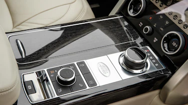 Range Rover P400e PHEV centre console