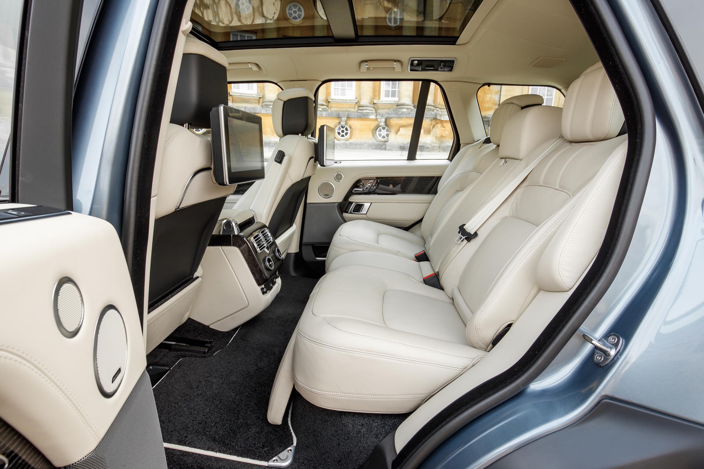 Range Rover P400e PHEV rear seats