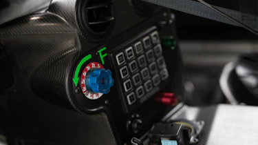 2018 Aston Martin Vantage GTE – centre console