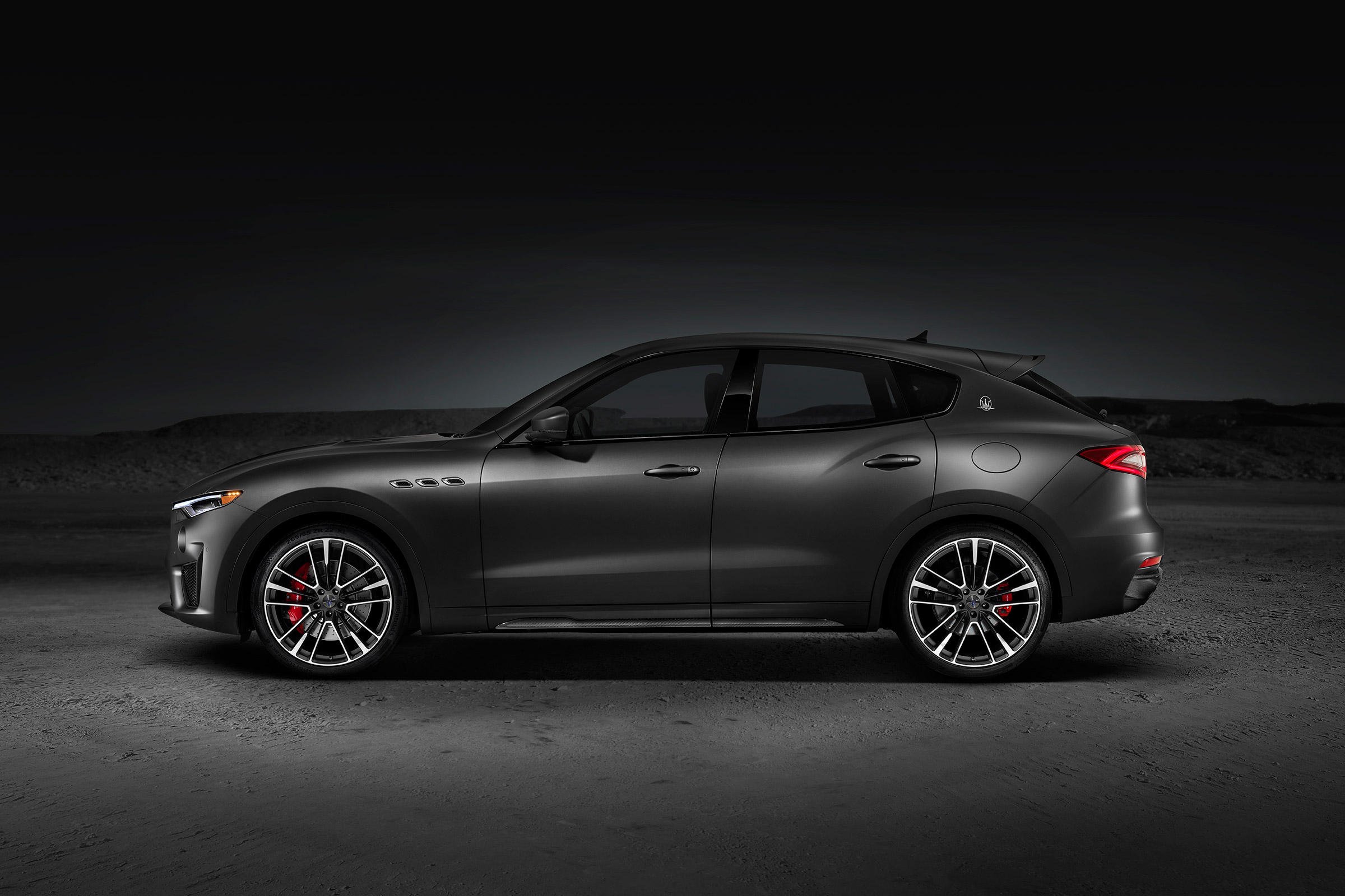 Maserati Levante Trofeo - profile