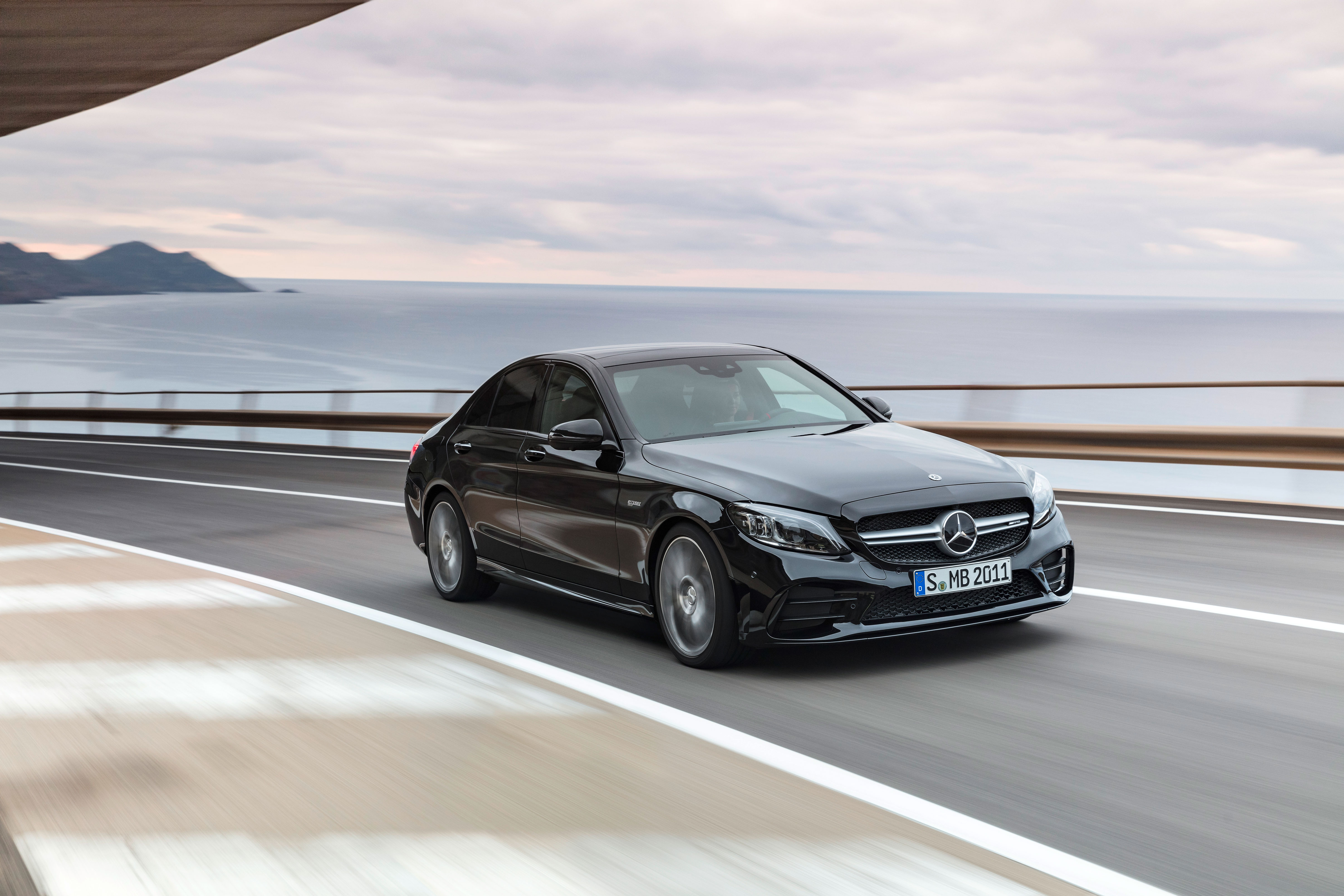 2018 Mercedes-AMG C43 saloon
