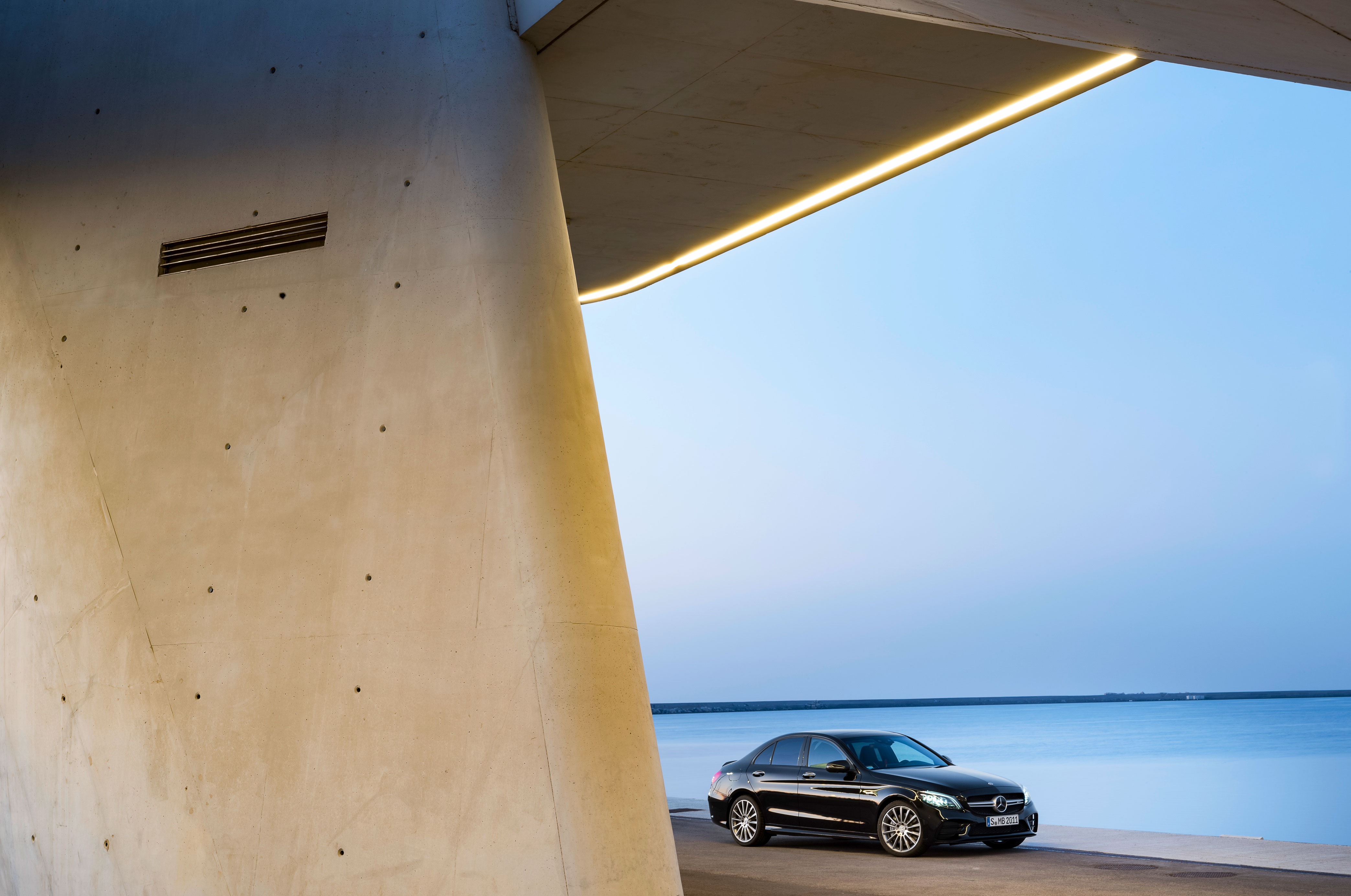 2018 Mercedes-AMG C43 saloon