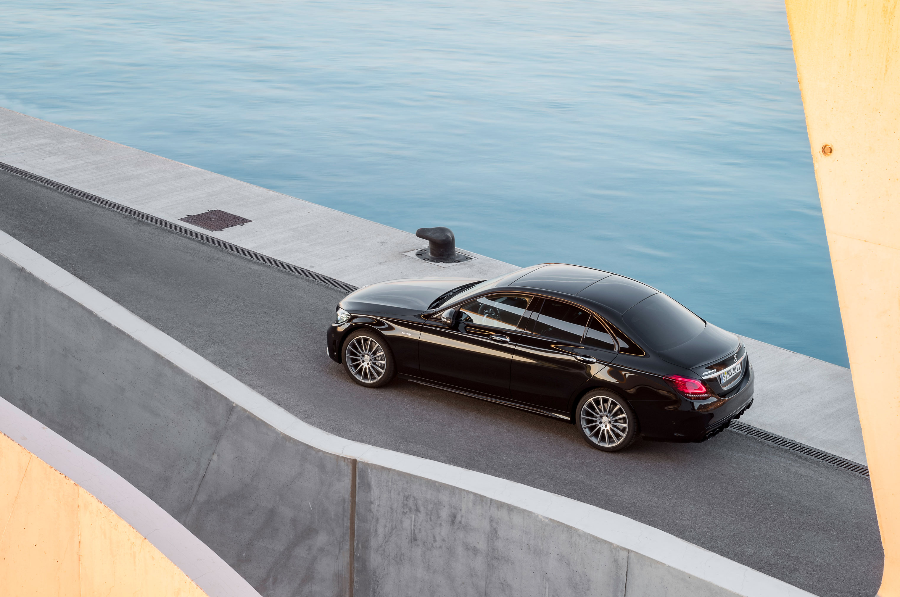 2018 Mercedes-AMG C43 saloon