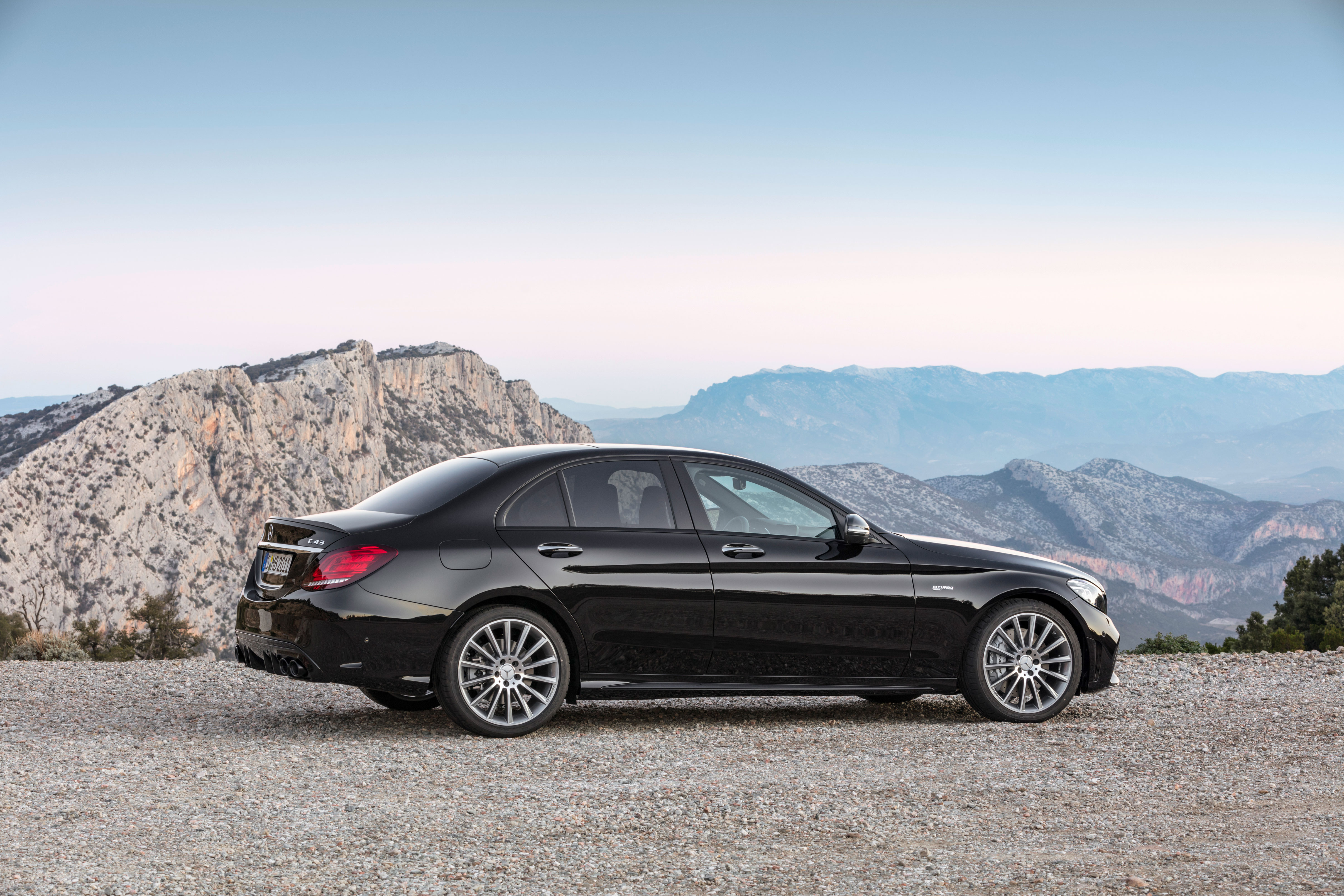 2018 Mercedes-AMG C43 saloon