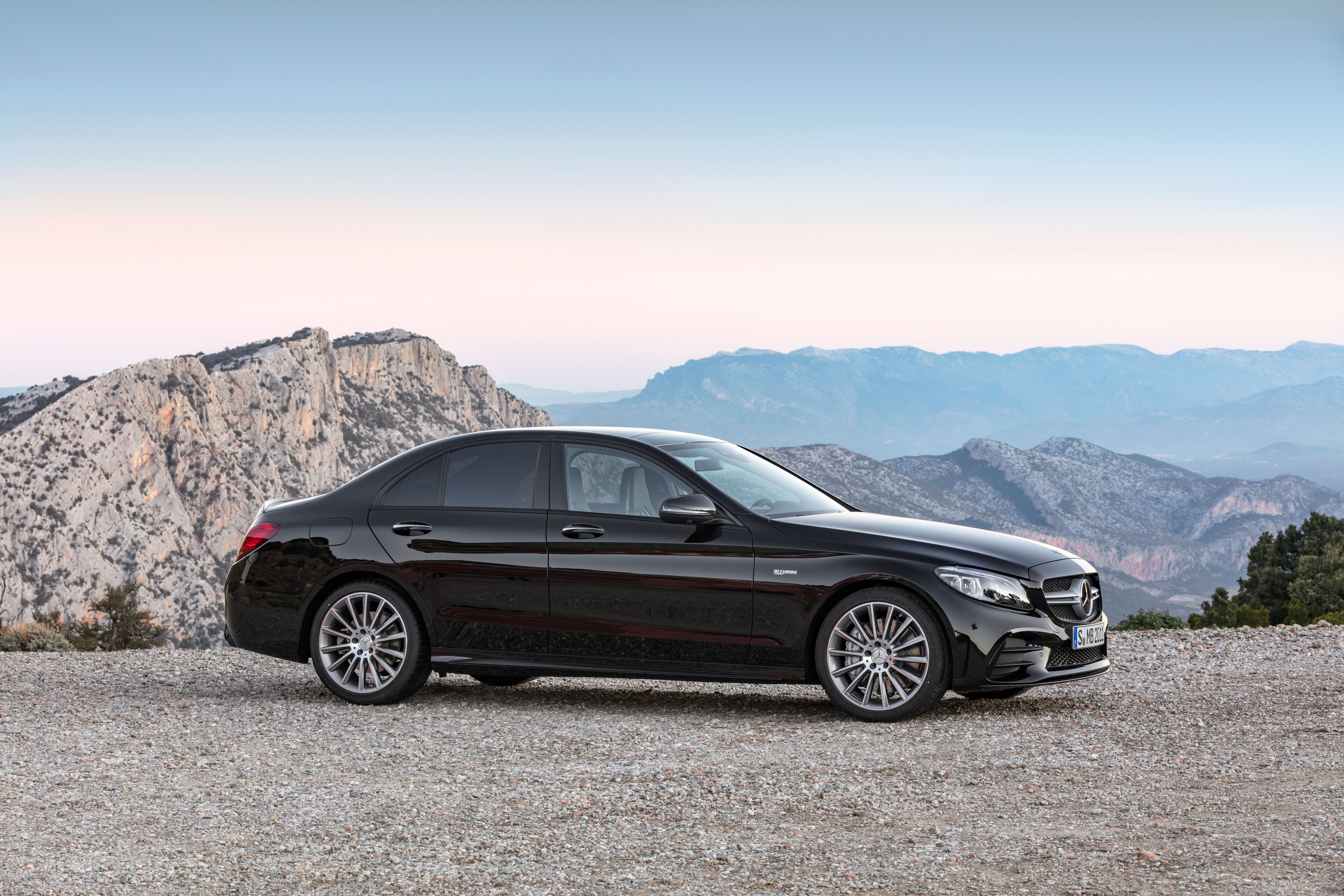 2018 Mercedes-AMG C43 saloon