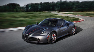 Alfa Romeo 4C - front