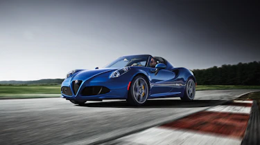 Alfa Romeo 4C - front