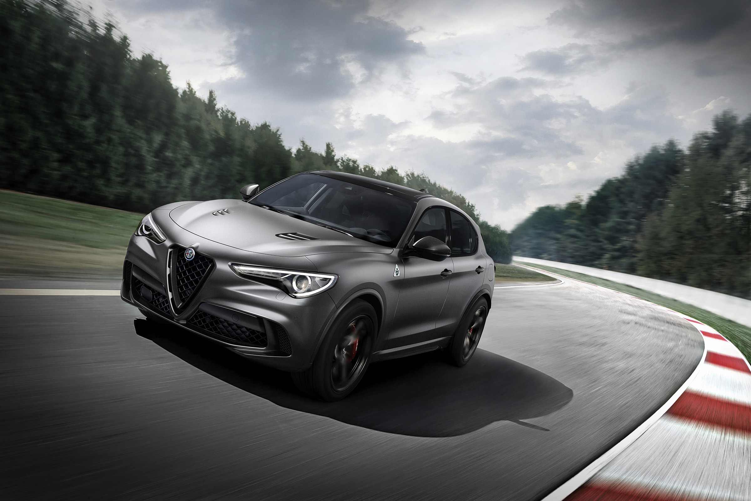 Alfa Romeo Stelvio QV NRING - front