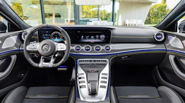 Mercedes-AMG GT 63 S - console