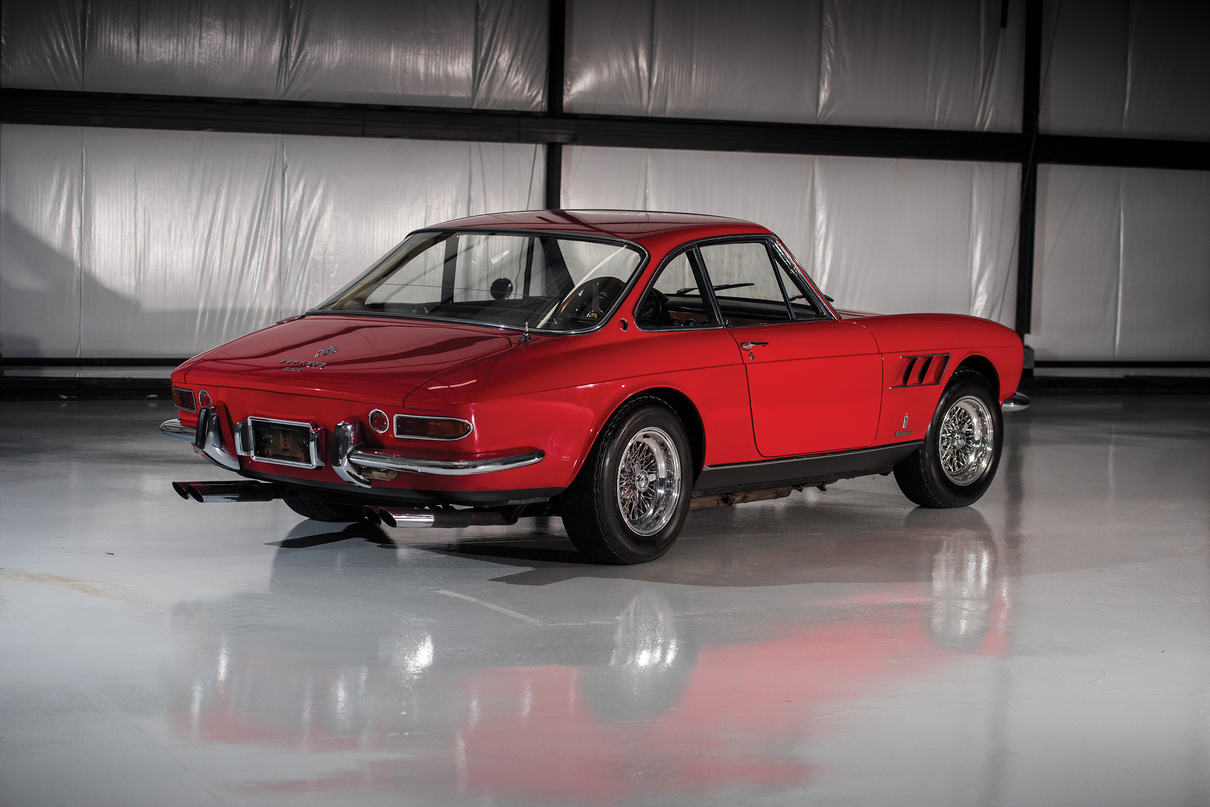Ferrari 330 GTC – rear quarter