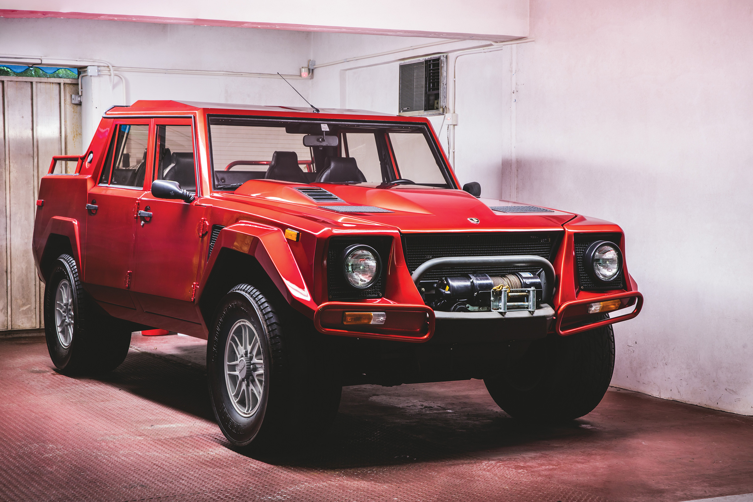 Lamborghini LM002 – front quarter