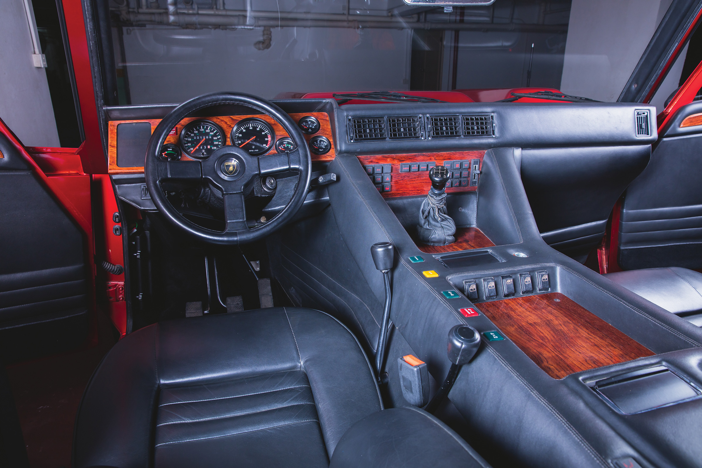 Lamborghini Lm002 - interior