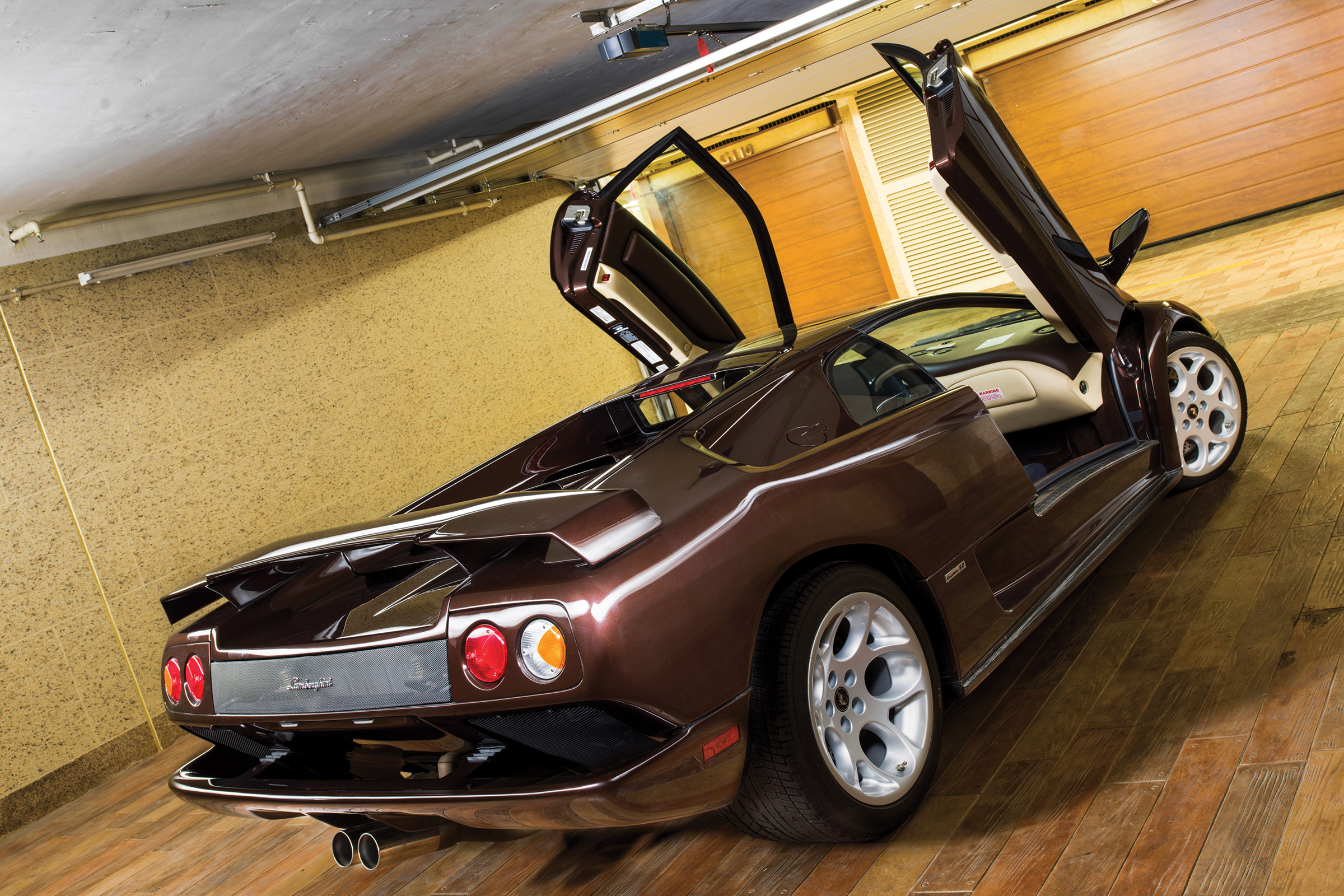 Lamborghini Diablo VT 6.0 SE – rear quarter