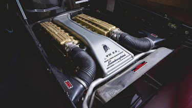 Lamborghini Diablo VT 6.0 SE – engine