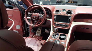 Bentley Bentayga PHEV – interior