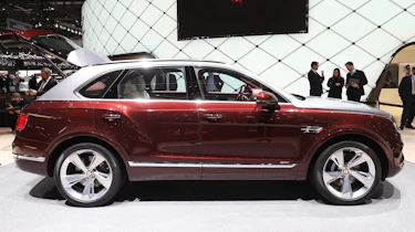 Bentley Bentayga V8 – side