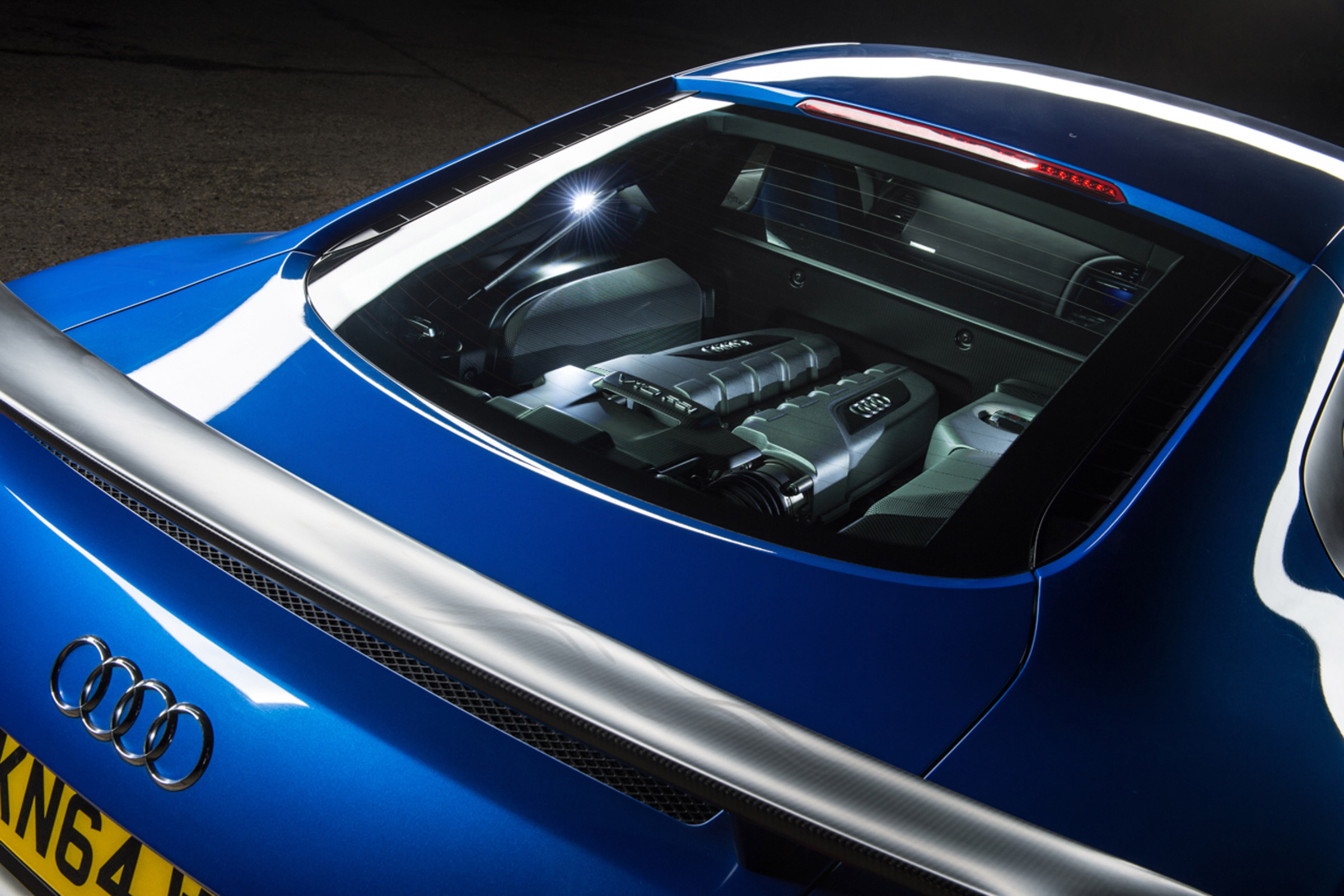 Audi R8 LMX night drive - engine cover