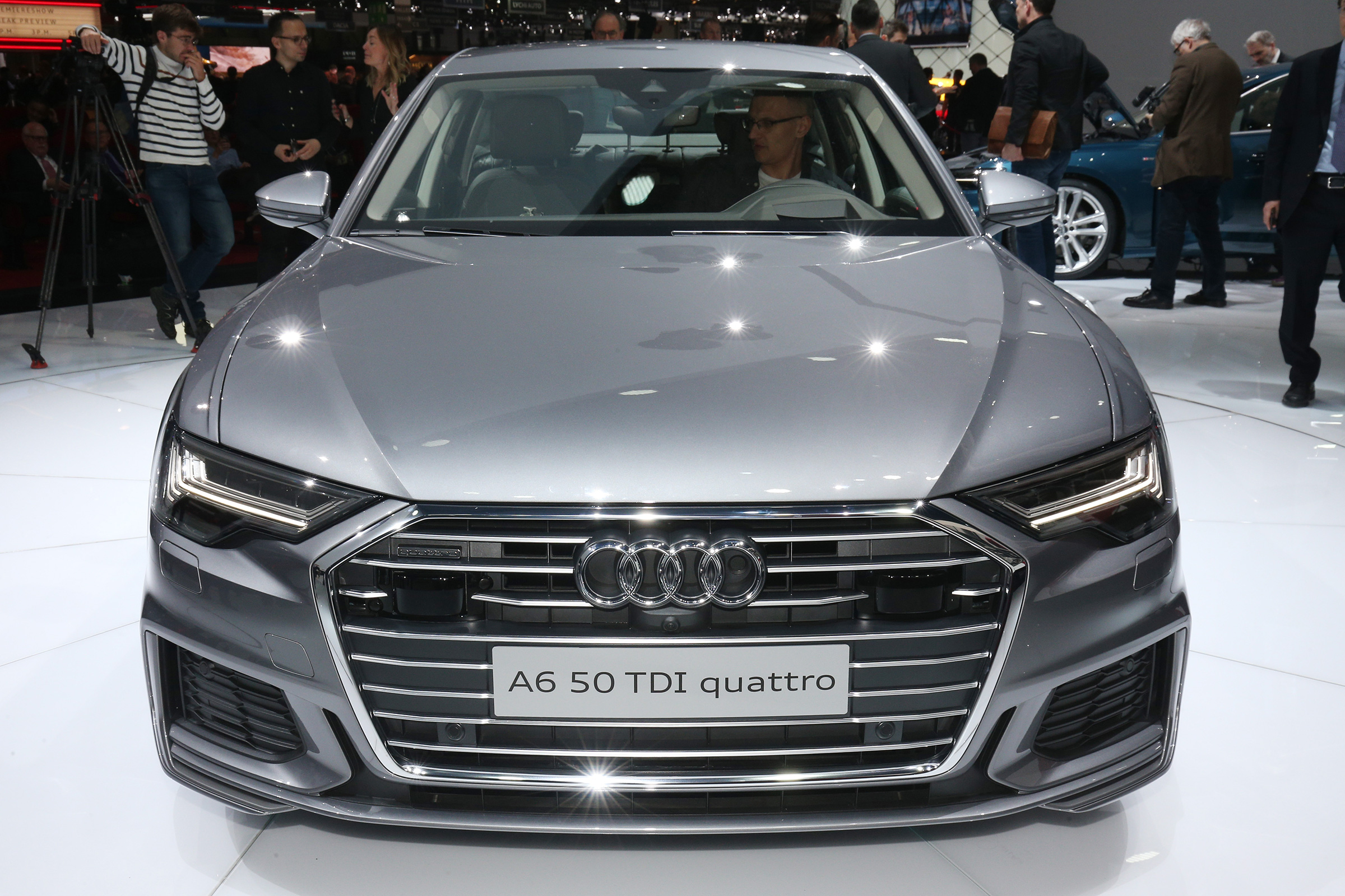 Audi A6 – front