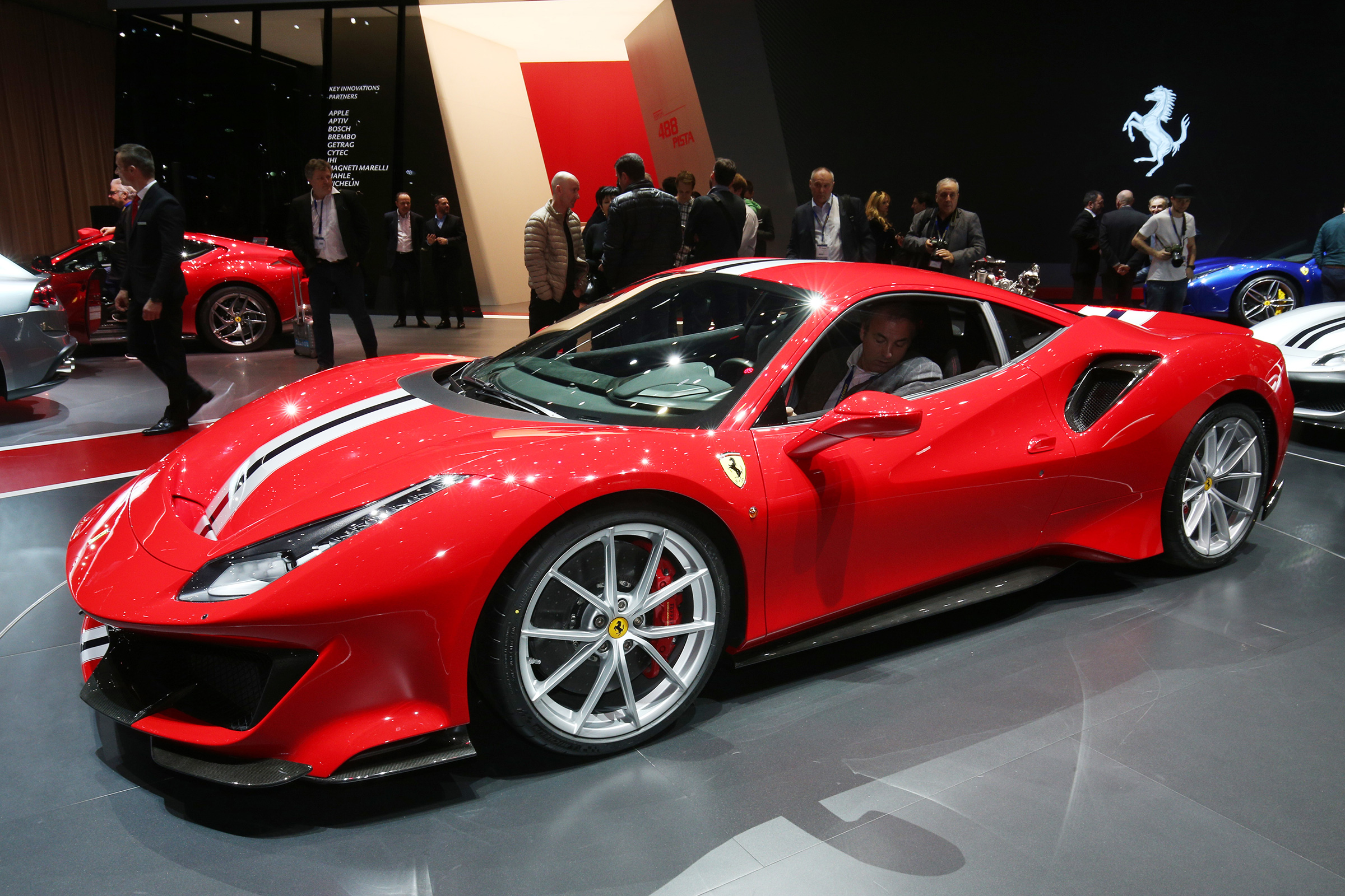 Ferrari 488 Pista – side
