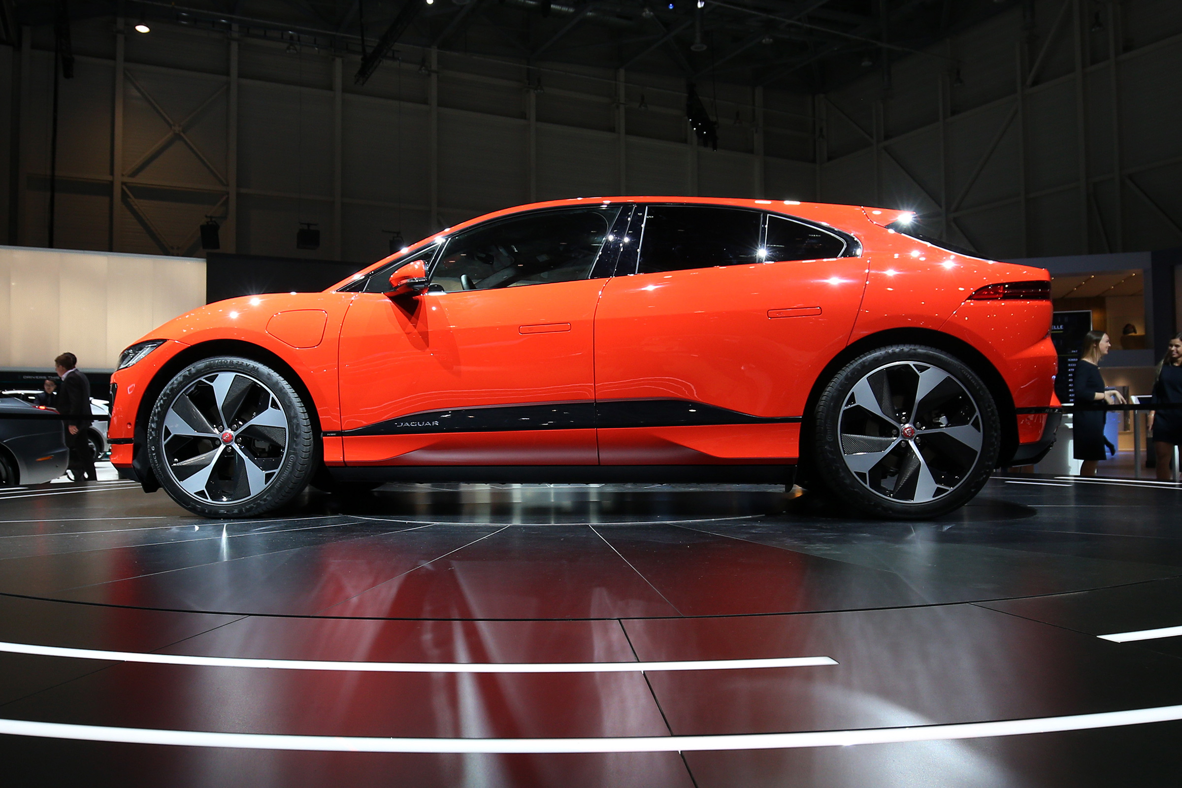 Jaguar I-Pace – side