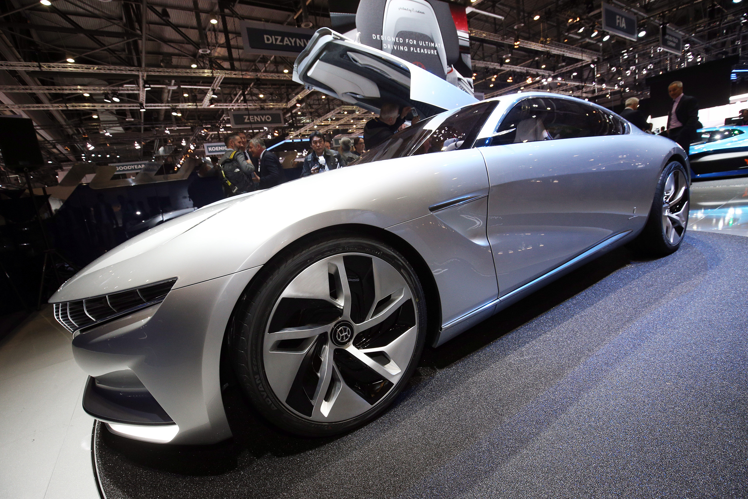 Pininfarina HK GT - front quarter