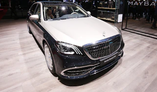 Mercedes-Maybach S 650 Saloon - front quarter