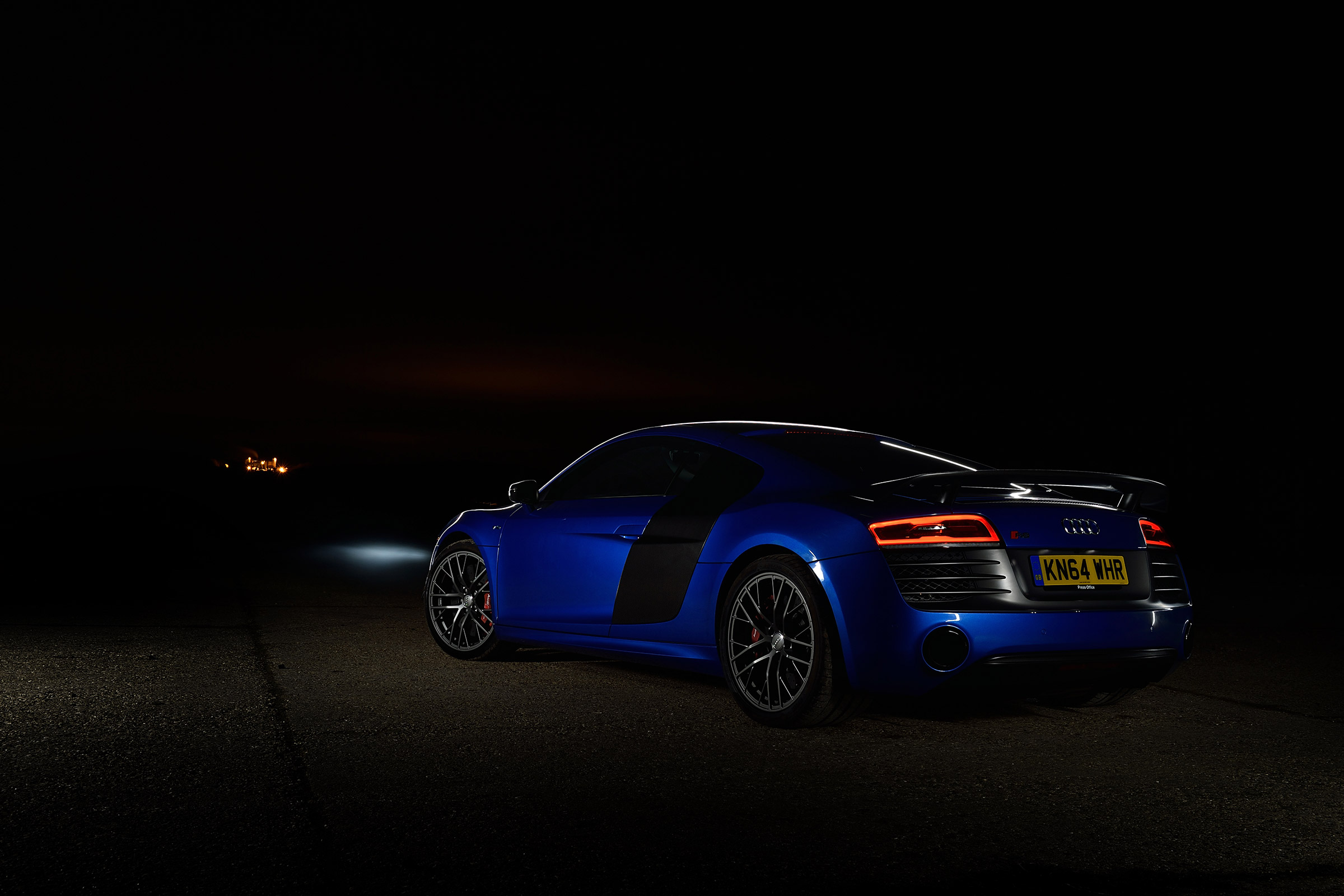 Audi R8 LMX night drive - static