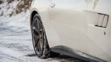 Ferrari GTC4 Lusso T - sill