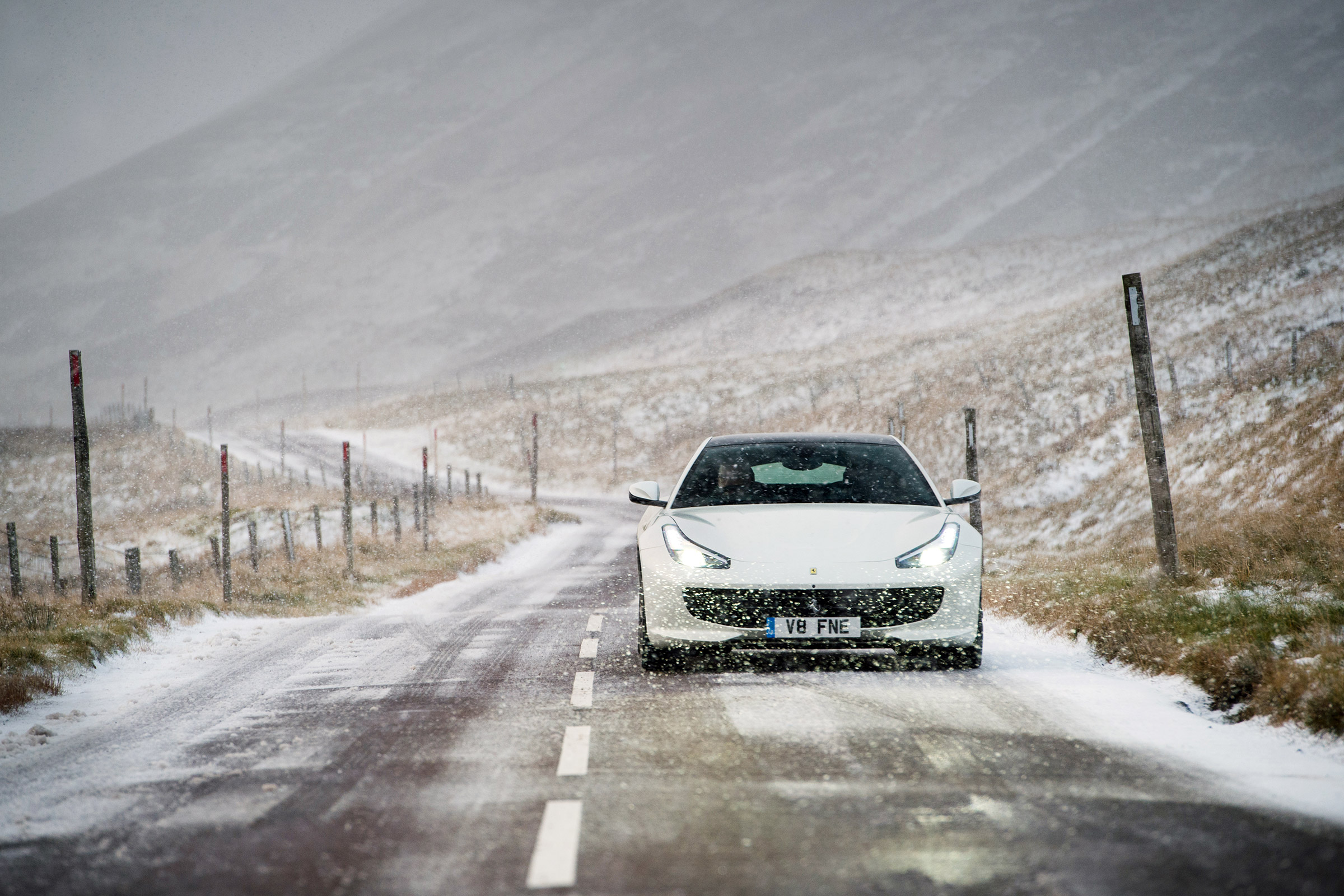 Ferrari GTC4 Lusso T - nose