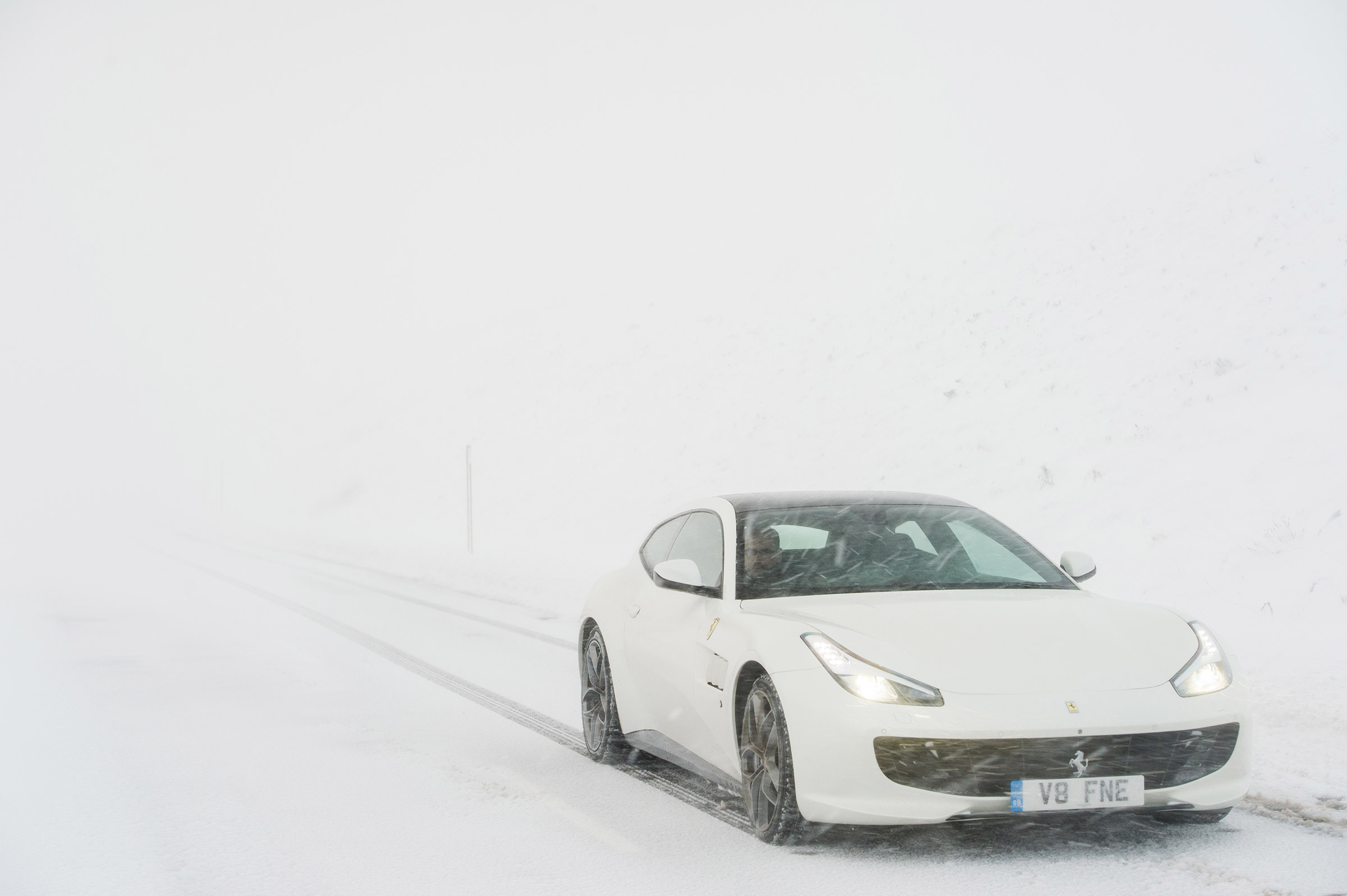 Ferrari GTC4 Lusso T - front quarter