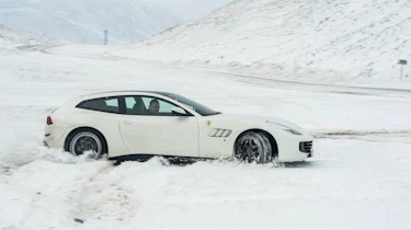 Ferrari GTC4 Lusso T - profile