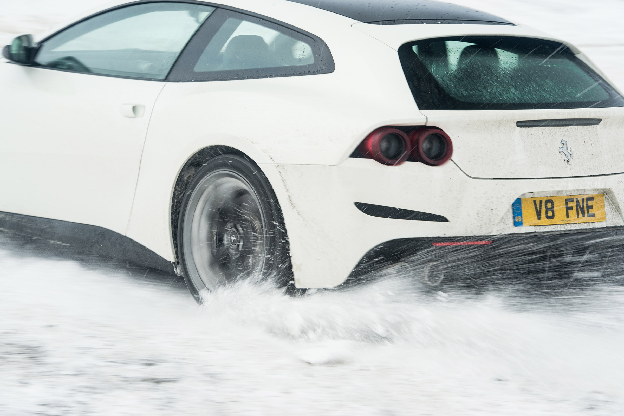 Ferrari GTC4 Lusso T - spin