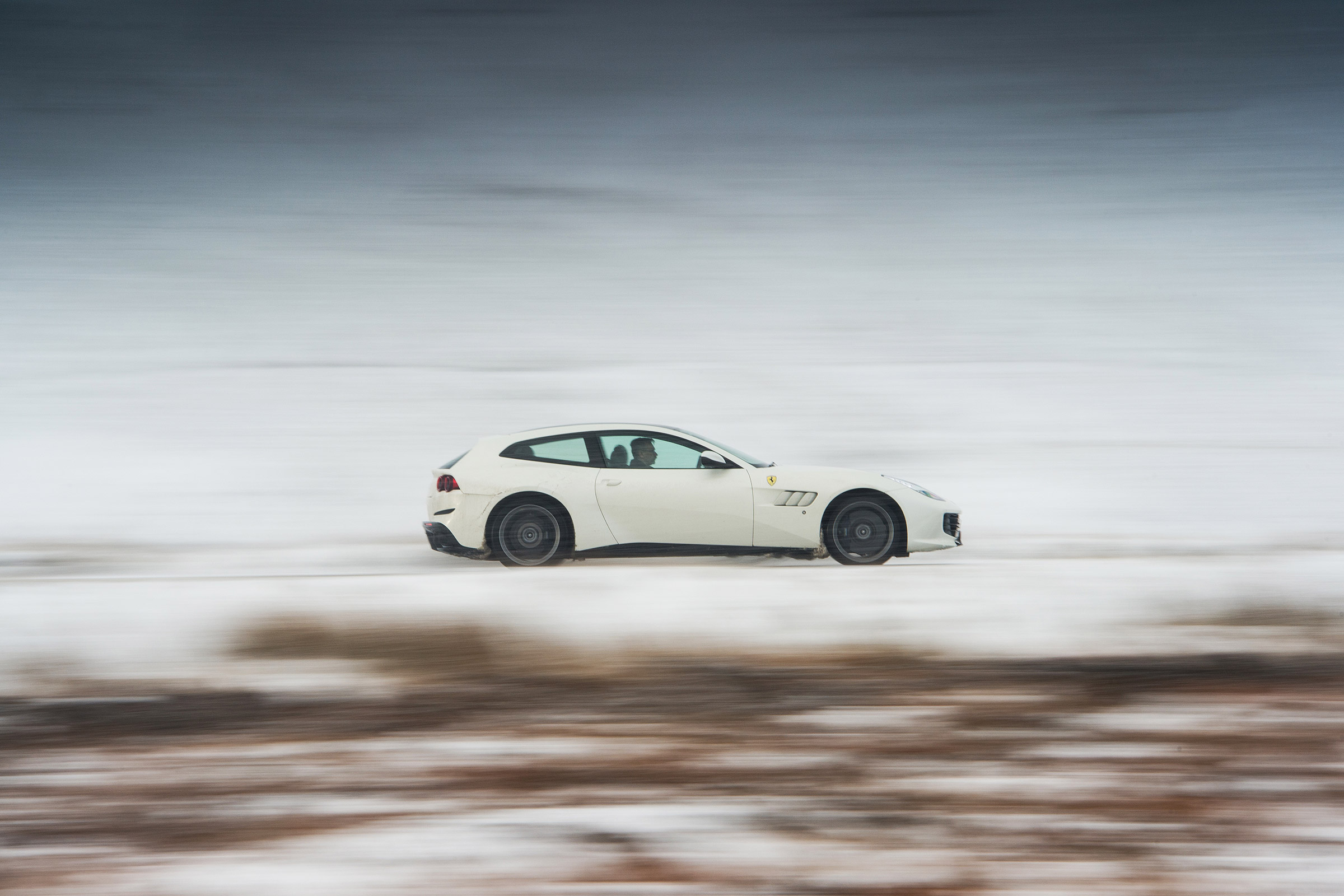 Ferrari GTC4 Lusso T - side