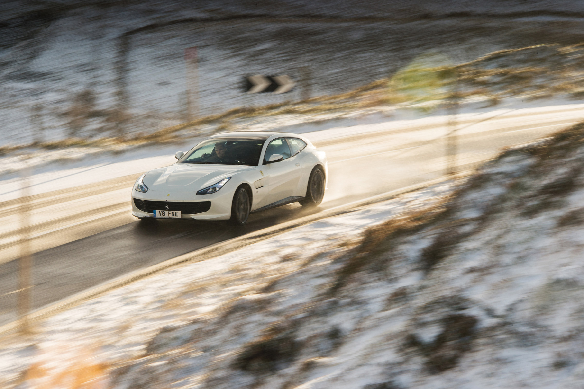 Ferrari GTC4 Lusso T - turning
