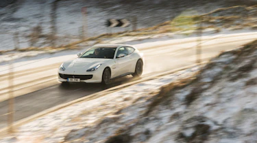 Ferrari GTC4 Lusso T - turning