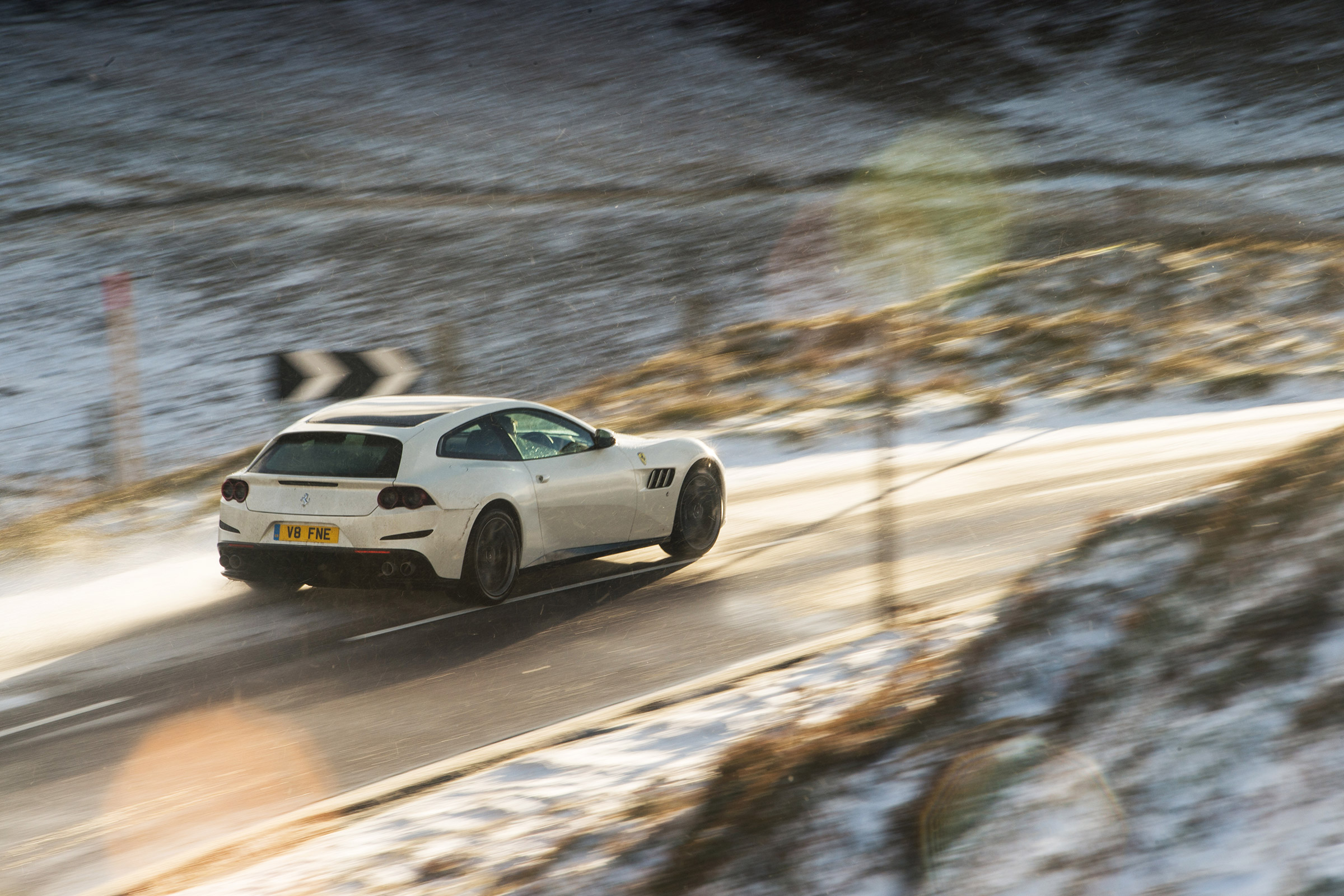 Ferrari GTC4 Lusso T - cornering