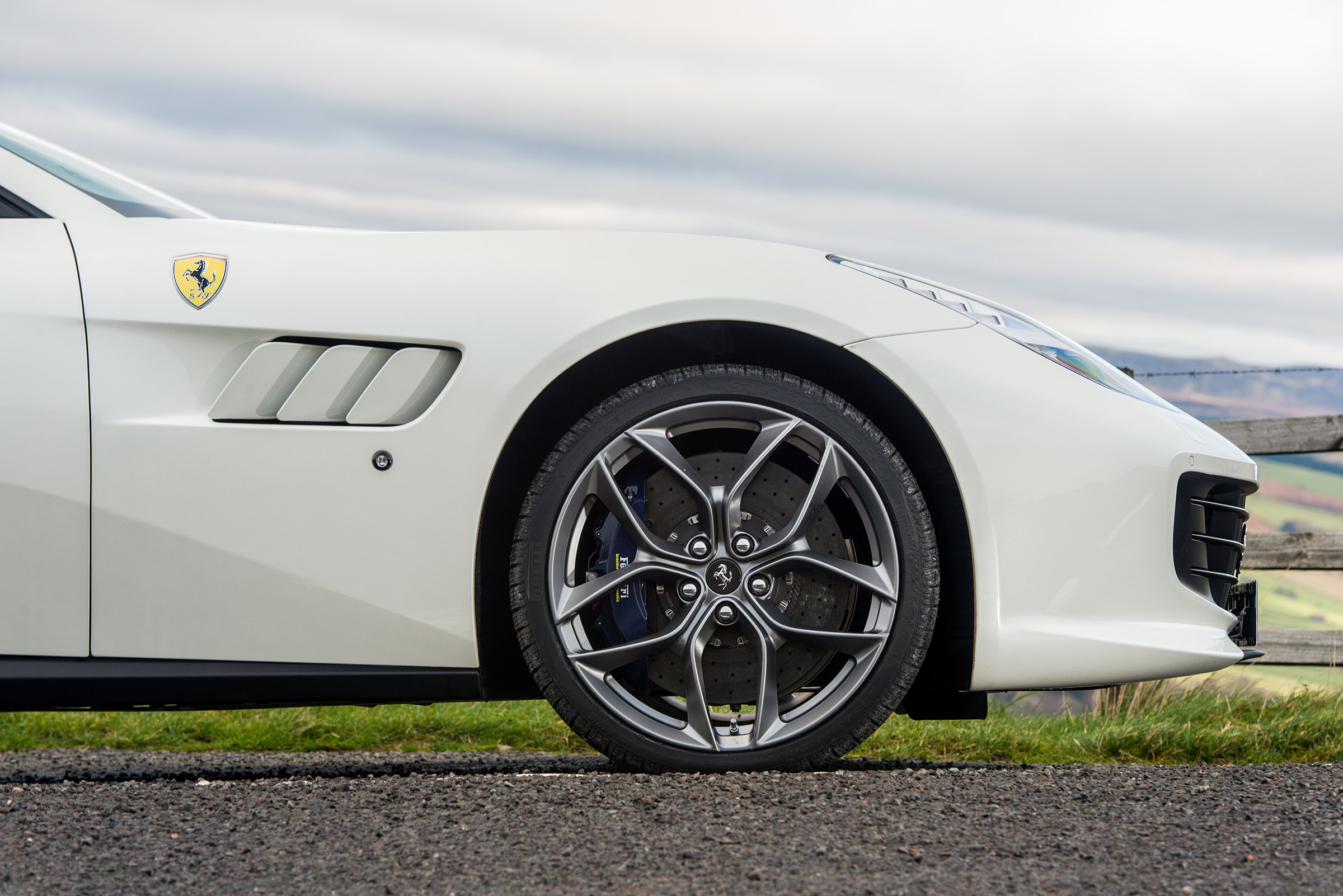 Ferrari GTC4 Lusso T - wheel
