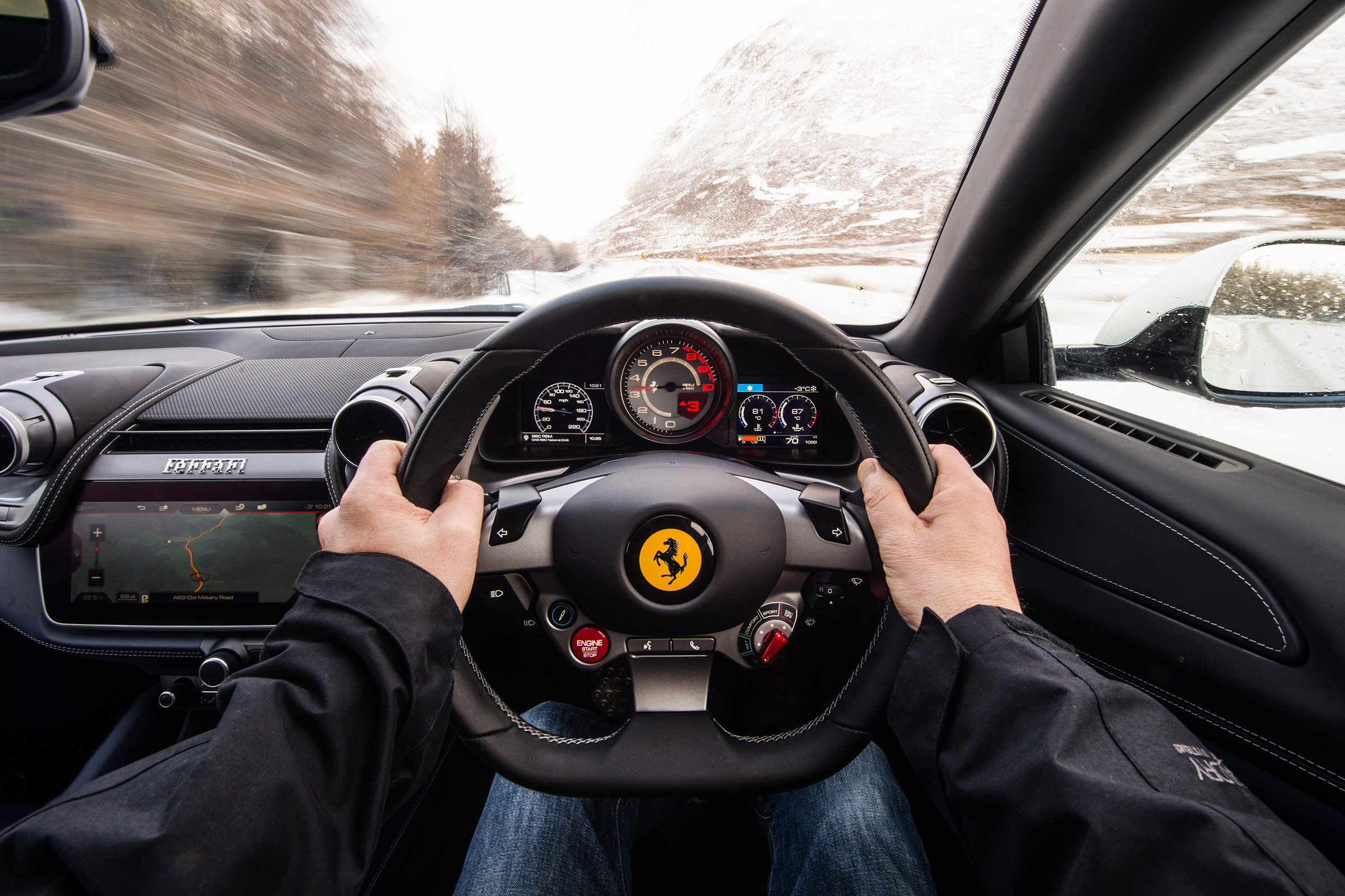 Ferrari GTC4 Lusso T - interior