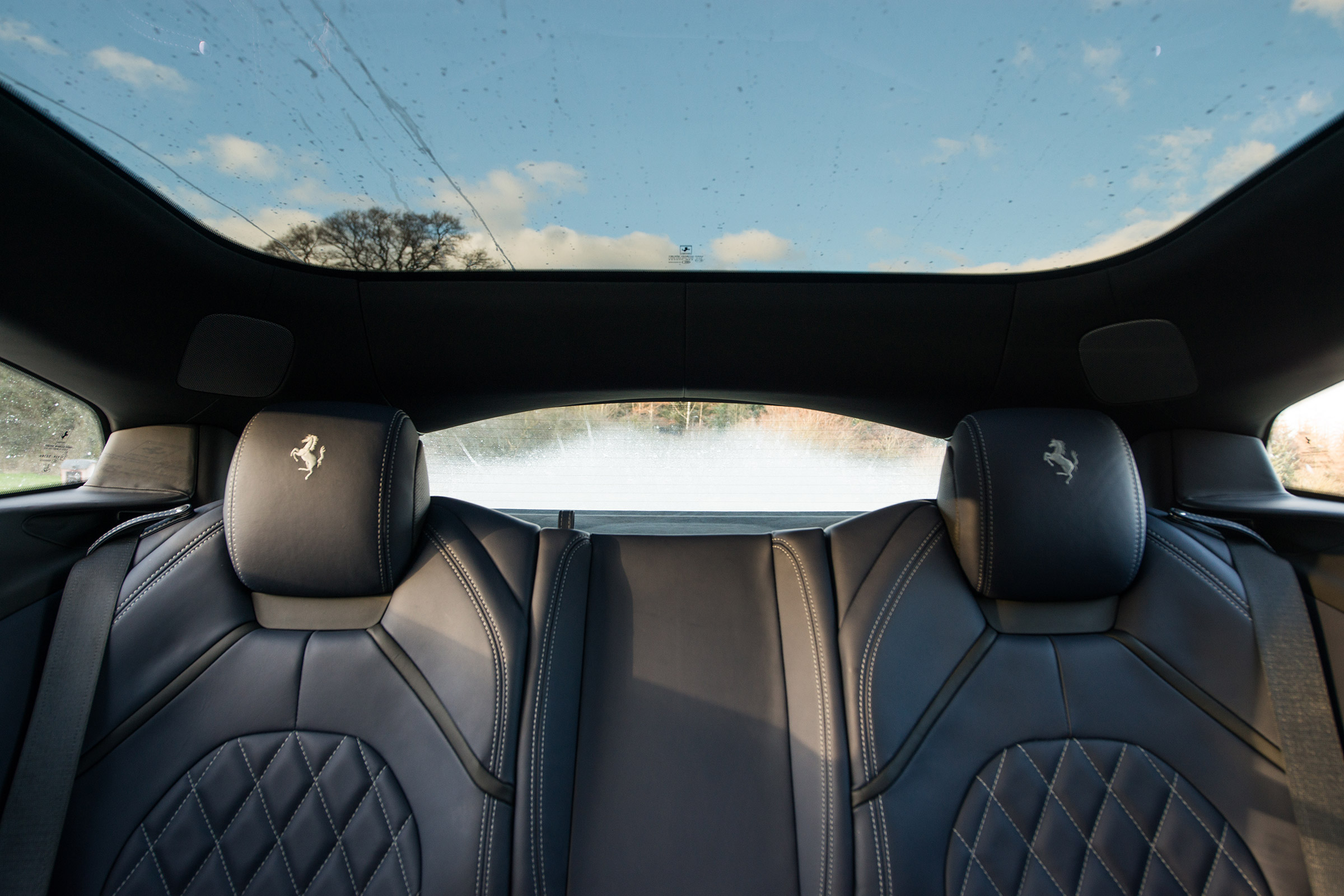 Ferrari GTC4 Lusso T - roof