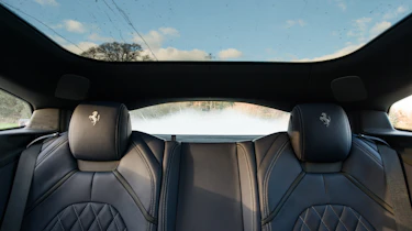 Ferrari GTC4 Lusso T - roof
