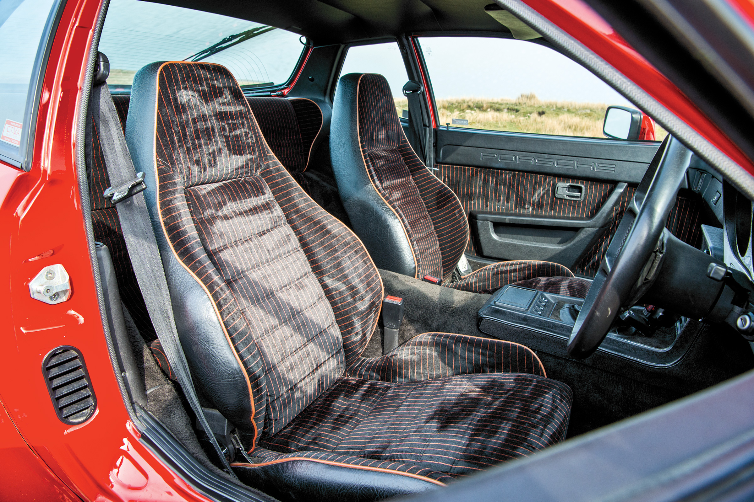Porsche 924 Carrera GT – seats