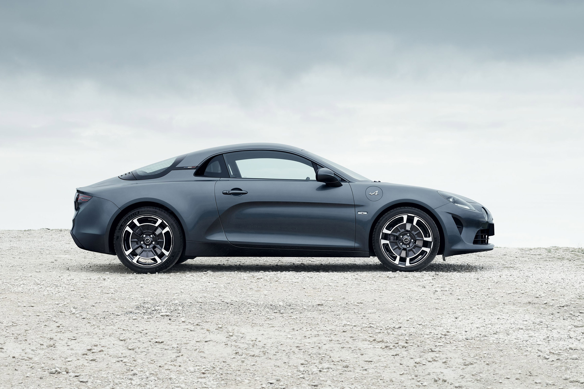 Alpine A110 Pure and Legende - side