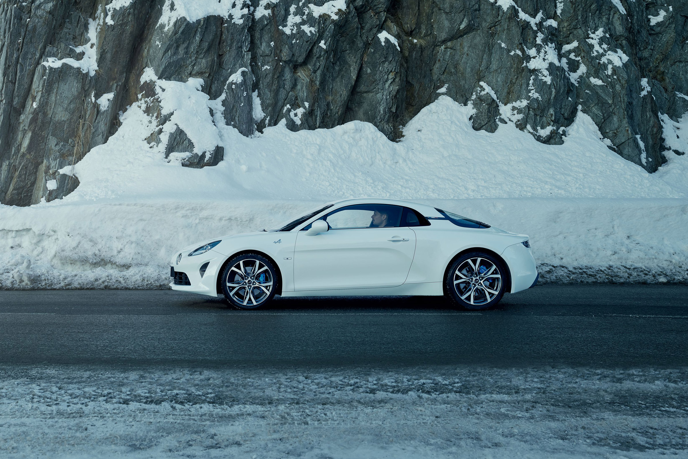 Alpine A110 Pure and Legende - side