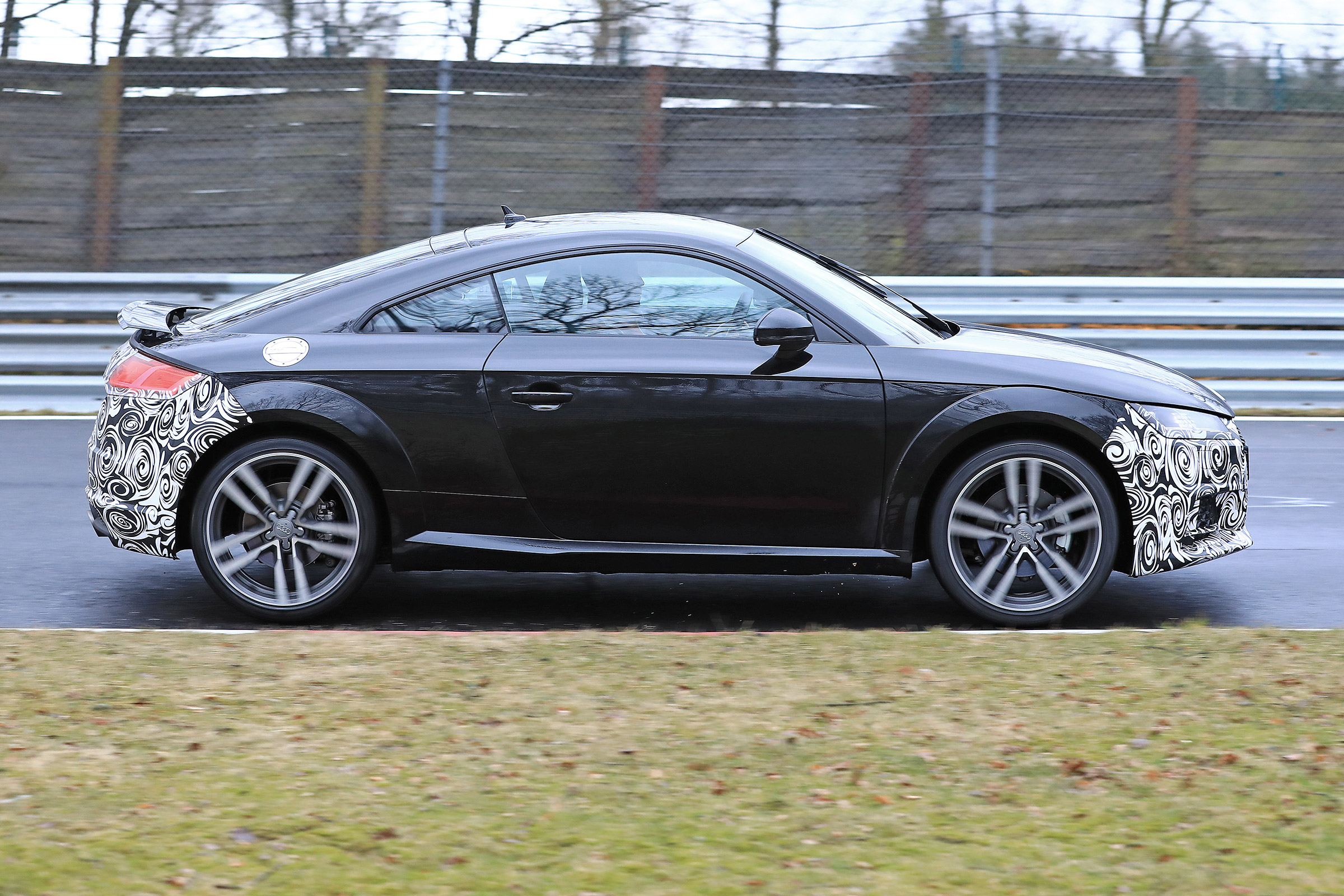 Audi TT facelift - side
