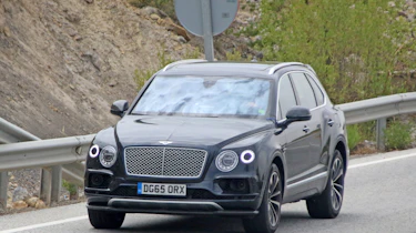 Bentley Bentayga PHEV – front quarter