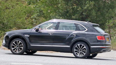 Bentley Bentayga PHEV – side