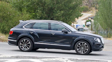 Bentley Bentayga PHEV – side