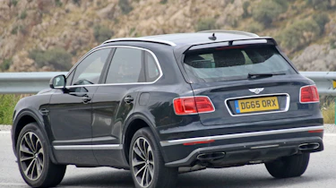 Bentley Bentayga PHEV – rear quarter